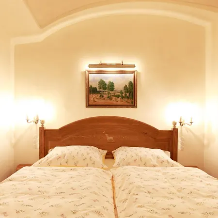 Beerland - At The Golden Lamb Bed & Breakfast *