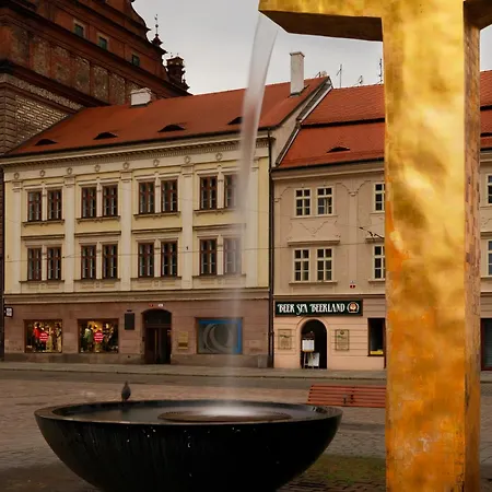 Beerland - At The Golden Lamb Couette-café