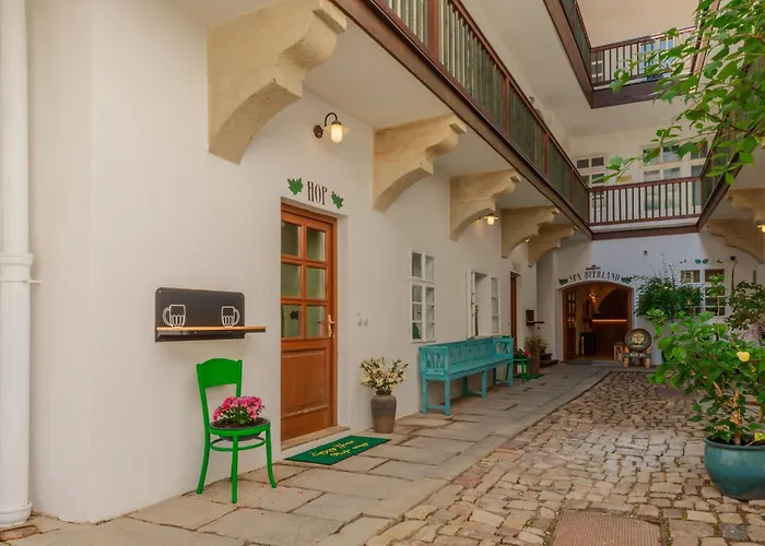 Beerland - At The Golden Lamb Frühstückspension