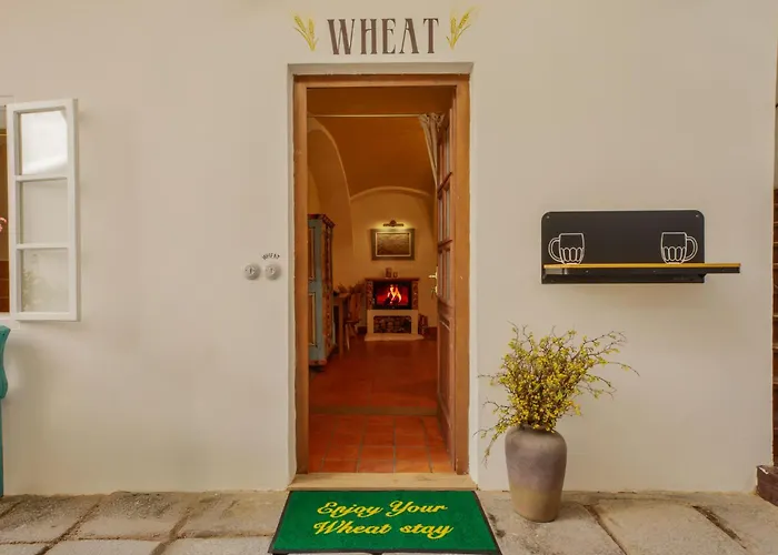 Frühstückspension Beerland - At The Golden Lamb