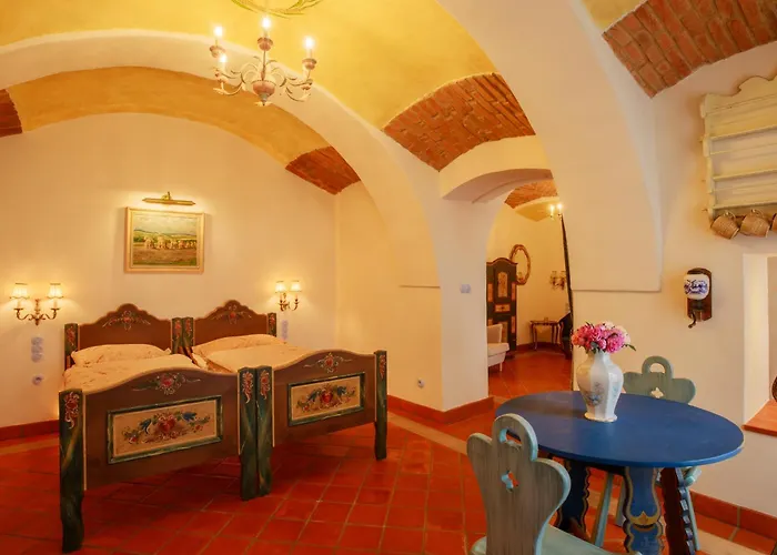 Bed & Breakfast Beerland - At The Golden Lamb 3*