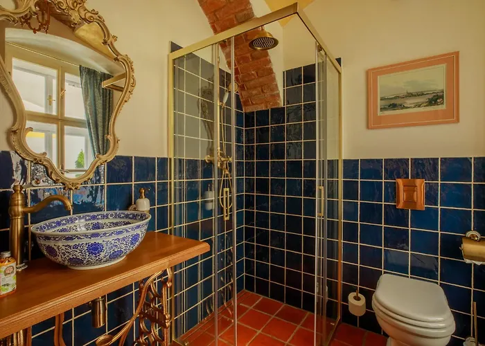 Beerland - At The Golden Lamb Bed & Breakfast 3*