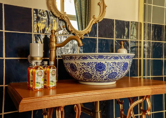 Beerland - At The Golden Lamb 3*