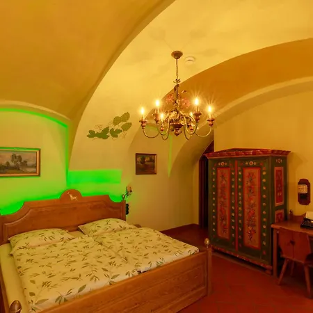 Bed & Breakfast Beerland - At The Golden Lamb Plzeň