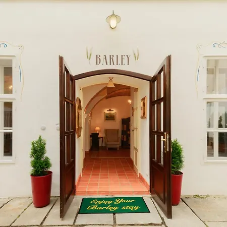 Beerland - At The Golden Lamb 3* プルゼニ