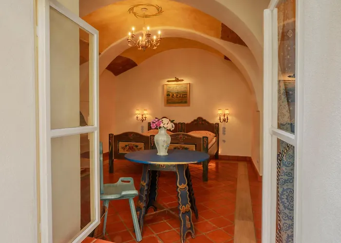 Beerland - At The Golden Lamb